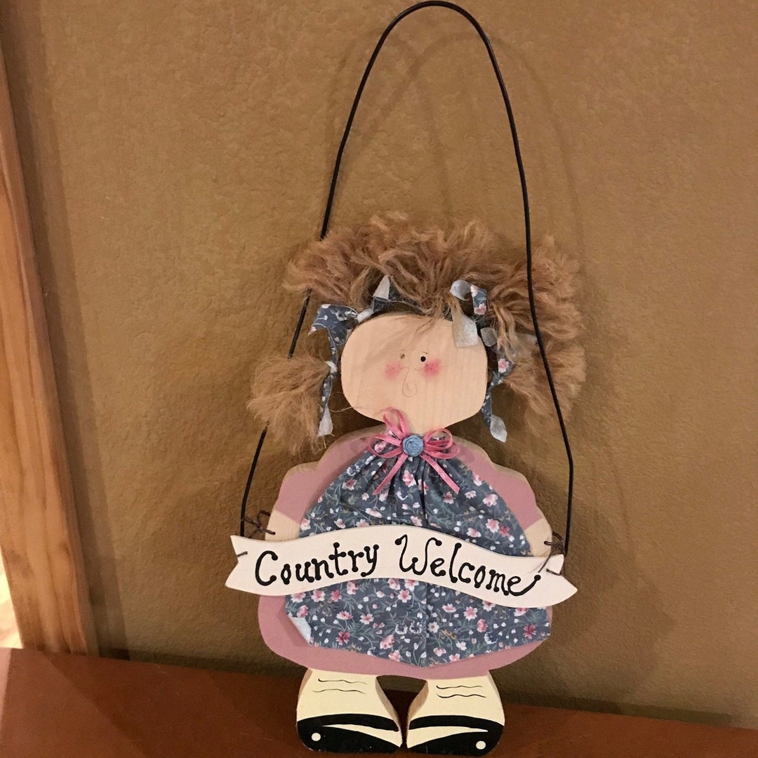 Wood Girl Wall Hanger, Folk Art, Country or Farmhouse Decor