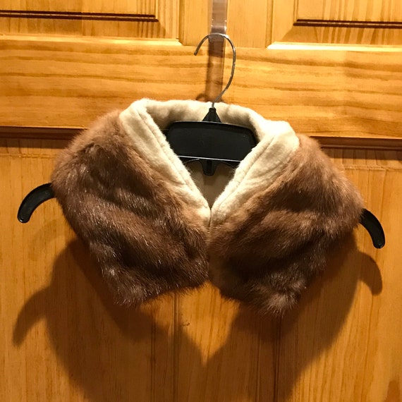 Mid Century Detachable Mink or Fox Fur Coat Collar