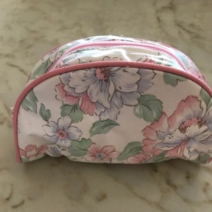 Cosmetic or Makeup Bag Case, Pouch or Purse, Cream with Pink Trim and White, Pink & Green Floral Pattern, from Avon, Vintage 1990s