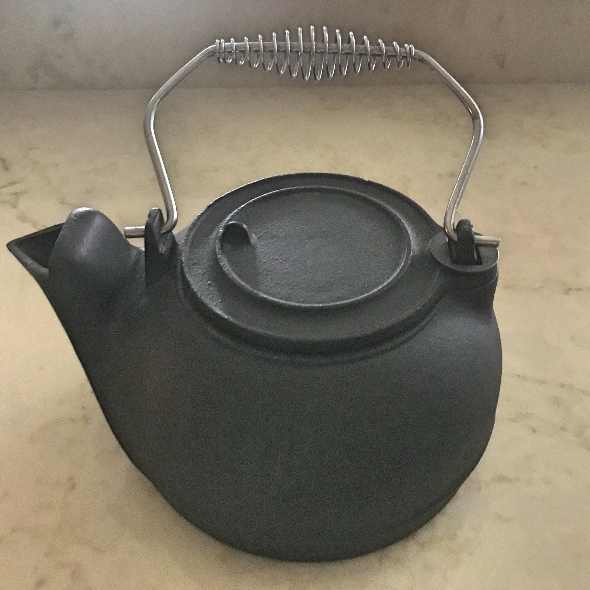 Antique Vintage Cast Iron Teapot Coffee Pot Kettle Swivel Lid