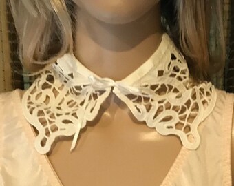 White Victorian / Edwardian Lace Detachable Collar or Yoke, 1950s 1960s 1970s