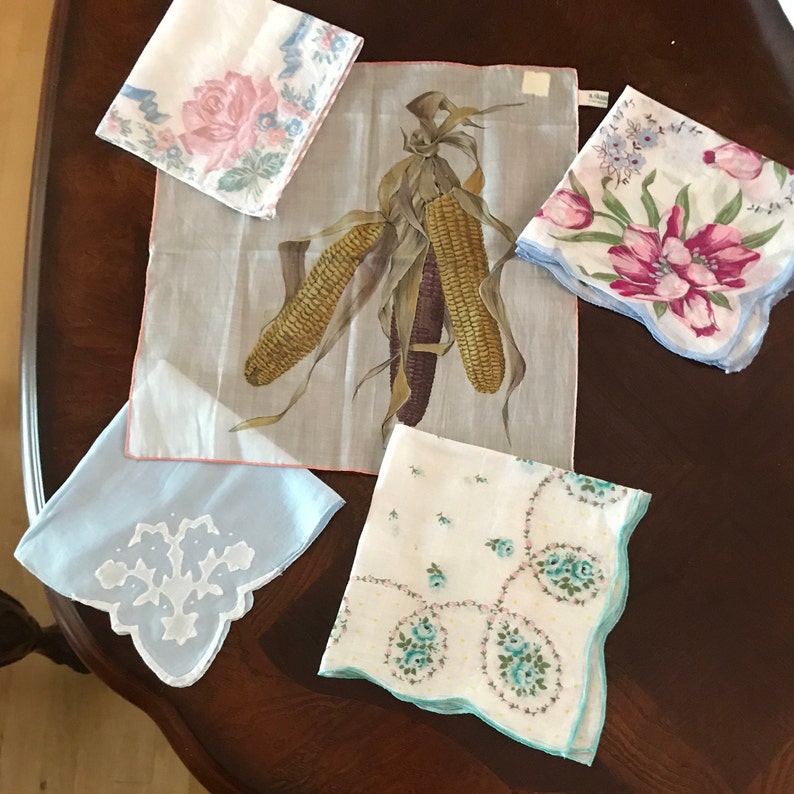 5 Vintage Women/'s Hanky Handkerchiefs or Hankies