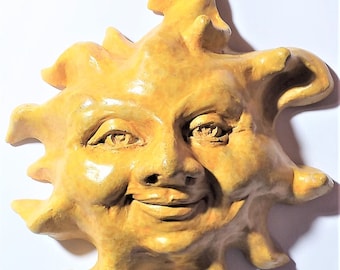 Visage de soleil fait à la main de 7 po, sculpture murale résistante aux intempéries, œuvre d'art prête à accrocher ou décor de jardin, sculpture originale en pierre coulée