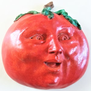 Handmade Weatherproof Tomato Wall Sculpture, Ready to Hang Indoor Outdoor Wall Art for Garden, Deck, Kitchen, Dining, Yard