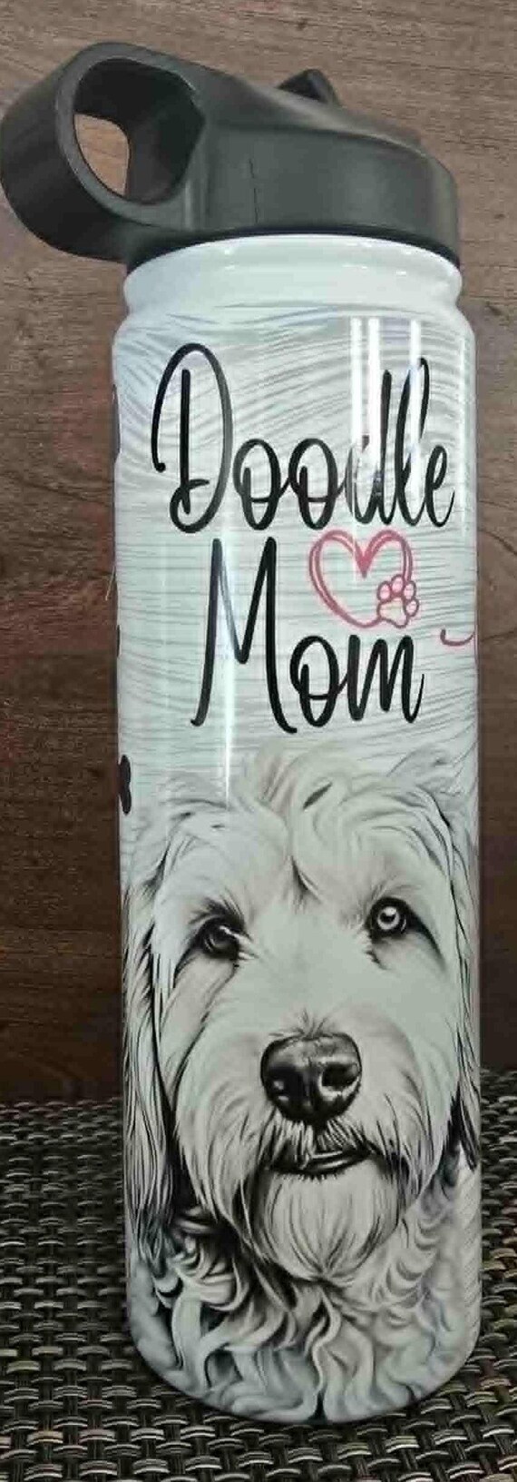 Cute "Doodle Mom" design on a larger 22 oz tumbler with SCREW-ON TOP, Keeps from spills, Fast Shipping!