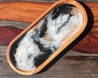 Vassoio in resina/legno astratto nero, bianco e oro