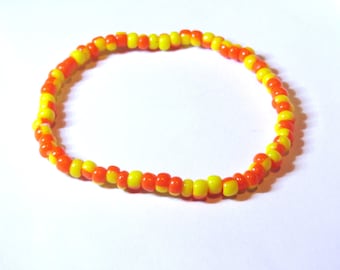 yellow and orange mixed stretch bracelet. Seed bead bracelet customizable. No clasp bracelet.