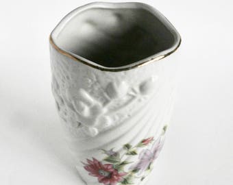 Ceramic Flower Design 1980s Vase - Vintage Decorative Vase