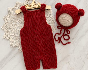 Christmas Knit Newborn Romper with Bear Hat: Christmas Baby Photo Prop Set