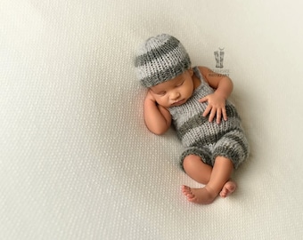 Knit baby romper and hat,Knit set,dungarees,newborn dungarees,photo prop dungarees,knitting,knit dungarees,stripped dungarees, overall, set