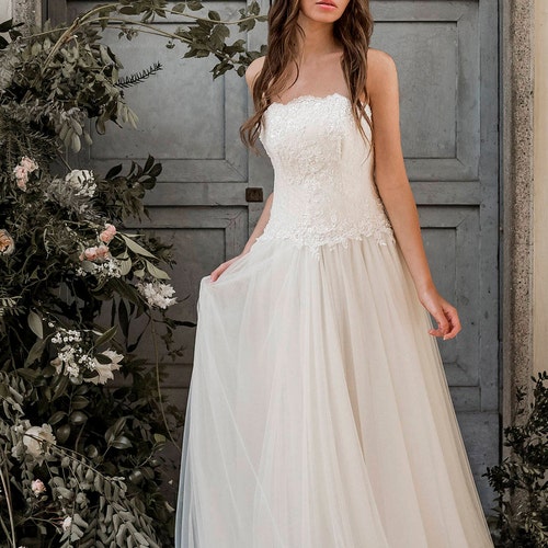 Beading Corset Halter Sleeveless Short Lace Tulle Wedding Dress