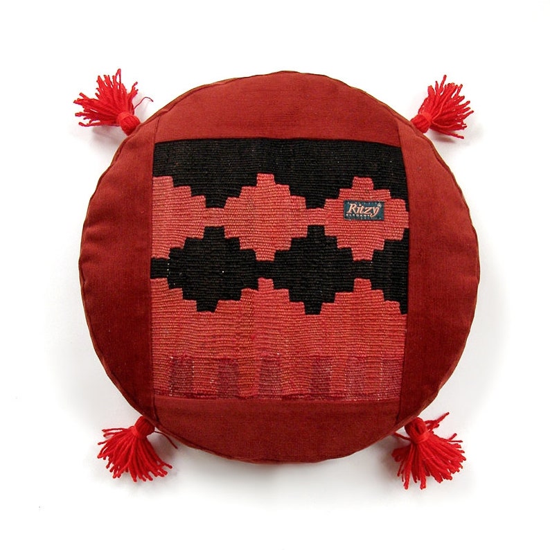 Pom-Pom Round Kilim Cushion Meditation Pillow Round pillow image 0