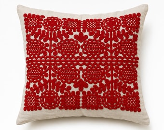 Hand Embroidered Kalotaszeg Pillow Cover: Transylvanian Hungarian Folk Art