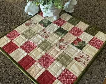 Quilted Table Topper, Romantic Table Runner, Pieced Candle Mat, Mini Squares pieced mini-Quilt, 15x15 inches