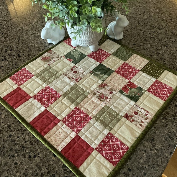 Quilted Table Topper, Romantic Table Runner, Pieced Candle Mat, Mini Squares pieced mini-Quilt, 15x15 inches