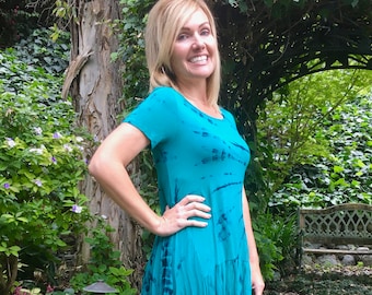 Tunic Top, Tie Dye Tunics, Fashion Top, Pure Intent Tie Dye, Short Sleeve, Side Panel, Bottom Ruffle , Turquoise & Black, S M L XL 2X 3X