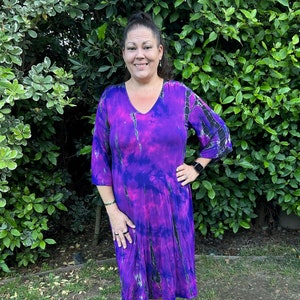 Plus Size Tea Length Dress, Tie Dye Below Knee Dress, Loose Sleeve Boho Dress with Pockets, Fuchsia Purple Black, M L XL 2X 3X 4X