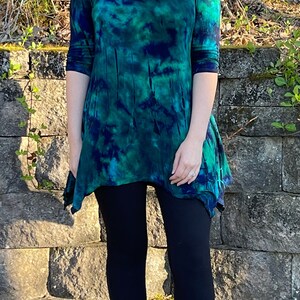 Tunic Top, Tie Dye Tunic, Tunic Top, Womens Top, Tie Dye, Multi Blues, Green, Purple, Black, Peacock Colors Tunic, M L XL 2X, V Neck image 2