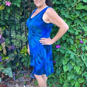 Tankjurk dames, tankjurk met V-hals, tie-dye, jurk, zomerjurk tie-dye, tie-dye-jurk, jurk, tie-dye-jurk, jurk, blauwgroene spiraal, SML XL 2X 3X afbeelding 3