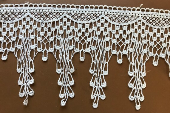 3 Yard Lot 5 Lace Trim off White 5 Lace Trim 1 Scalloped Edge