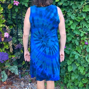 Tankjurk dames, tankjurk met V-hals, tie-dye, jurk, zomerjurk tie-dye, tie-dye-jurk, jurk, tie-dye-jurk, jurk, blauwgroene spiraal, SML XL 2X 3X afbeelding 4