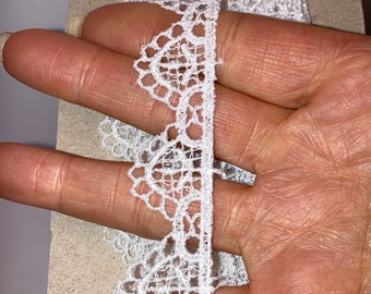 1 yard lot, 7/8 White Lace Trim, White Venice Lace, White Lace Edge Trim, White Lace Scalloped 1 edge, Clothing Embellishment, Sewing Trim