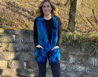 Plus Size Womens Pocket Weste, Plus Size Tie Dye Weste Taschen, Womens Sweater Weste, Multi Blues w / Black, S / M L / XL Plus