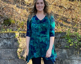 Plus Size Top, Tie Dye Tunic, Tunic Top, Plus Size, Tie Dye, Multi Blues, Green, Purple, Black, Peacock Colors Tunic, XL 2X 3X, V Neck