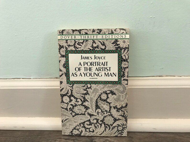 A Portrait of the Artist as a Young Man (Dover Thrift Edition)