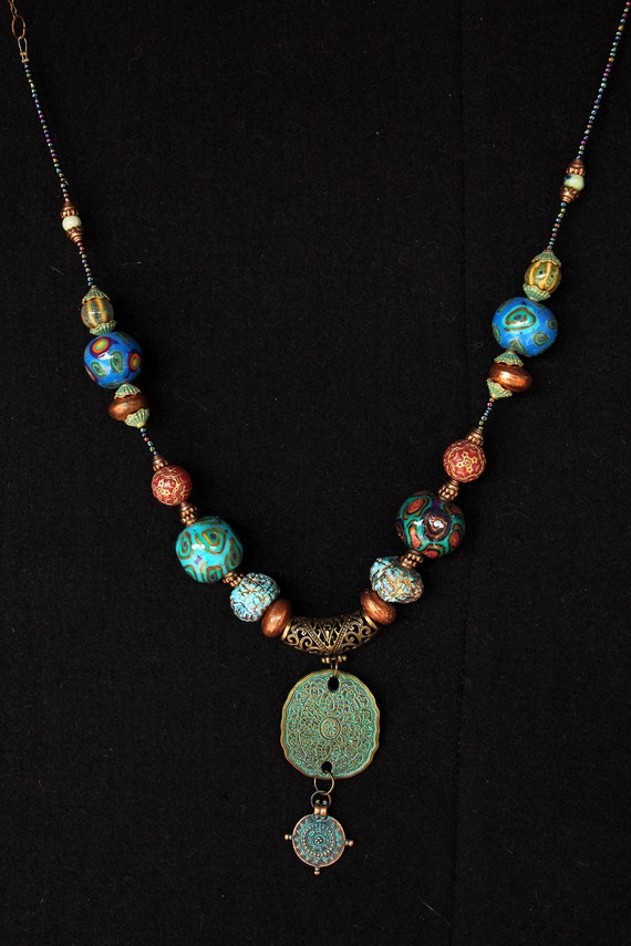 Collier Ethnique Vintage En Perles D'os - Longueur 41-45 Cm, Couleurs Jaune Orange, Fait Main, Occasion Avec Son Histoire