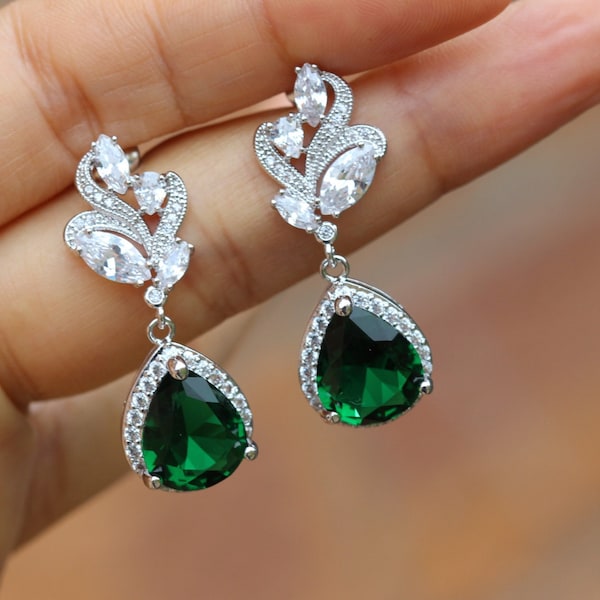 silver Emerald earring,green earring weddings, green bridal earrings,  drop earring, bridesmaid earring,