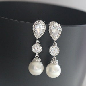 white pearl drop earring , bridesmaid earring , bridal earring , wedding drop earring