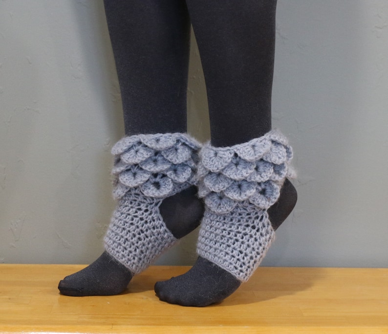 CROCHET PATTERN, Crochet Crocodile Yoga Socks PDF Pattern,Crochet Pattern, image 1