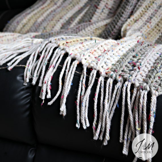 The Easy & Fast Crochet Blanket For Beginners - Jonna Martinez