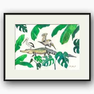Op de afbeelding: Een aquarel van een groene alligator met twee pelikanen die op zijn rug zitten. De alligator is omringd door groene tropische bladeren.