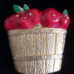 Vintage Signed PAQUETTE Enameled Basket of Red APPLES Fruit PIN/Brooch