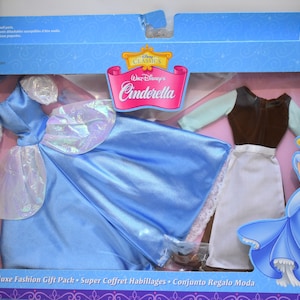 1999 Mattel Disney Classics Deluxe Fashion gift pack Cinderella