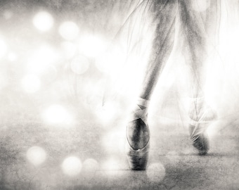 Ballerina En Pointe Art Print, Ballet Dancer Legs Feet Wall Decor, Ballet Studio Canvas