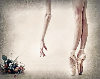 En Pointe Ballerina Legs Photo Print or Canvas Wall Art – Dance Studio Decor