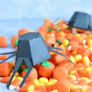 Halloween Spider, Geometric Spider Kit Set of 6, DIY Halloween Kit, Halloween Decor, Spider Garland, Halloween Banner, Modern, Sculpture image 4