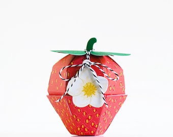 3D-bedankdoosje aardbei: papieren traktatiedoos met bloemenlabel
