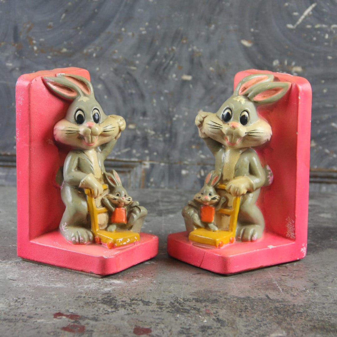 Adorable Bugs Bunny Disney Chalkware Bookends, Made in Japan by