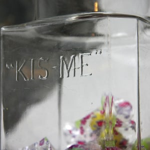Rare, Antique KIS-ME GUM Candy Jar, candy display, apothecary jar, mint condition