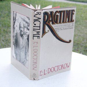 Ragtime van E.L. Doctorow-boek, copyright 1975, harde kaft met stofomslag, vintage