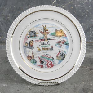 Alaska State Souvenir Plate Gold Trim, sled dogs, gold dredge, Fairbanks, Glacier Lake, Juneau, totem pole, MINT condition, vintage