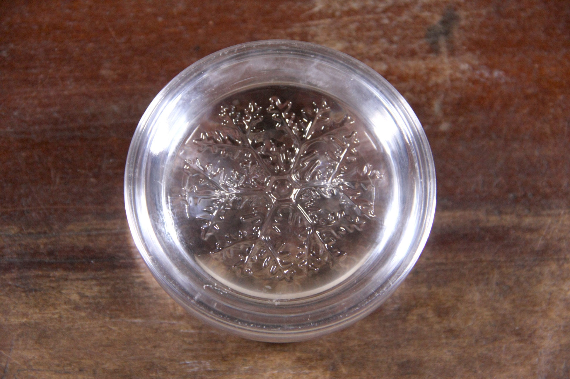 Garanti French Genuine Lead Cristal Heavy Glass Snowflake Paperweight