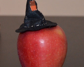 Wee Witch Hat, one inch scale dolls house miniature