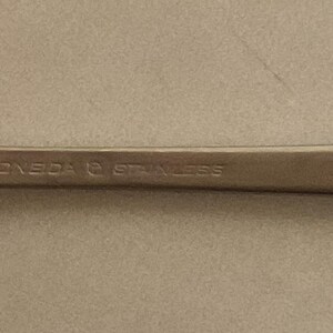thumbnail image 2 of Oneida American Colonial Stainless Steel Heirloom Cube Satin Flatware – Choose Your Pieces 2 of 3
