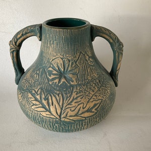 1920s RED WING Union Stoneware Brushed Ware Green Handled Vase