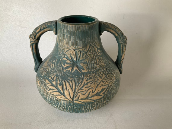 1920s RED WING Union Stoneware Brushed Ware Green Handled Vase